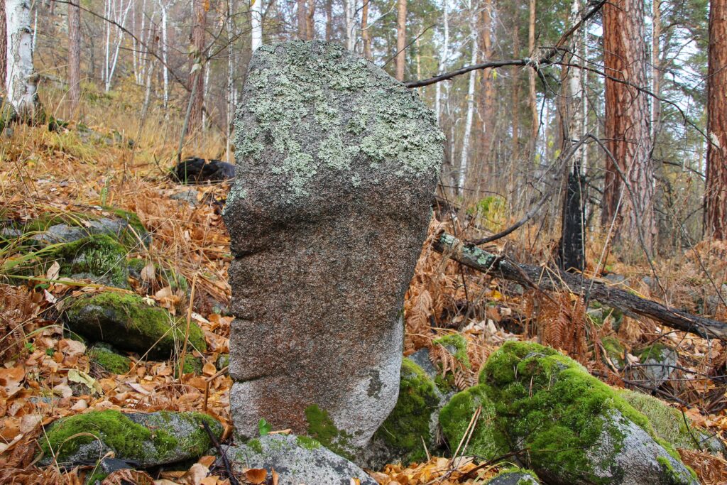 Древний мингир на Аракульском Шихане